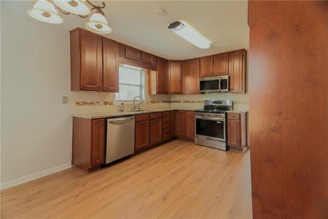 Building Photo - 516 Faith St