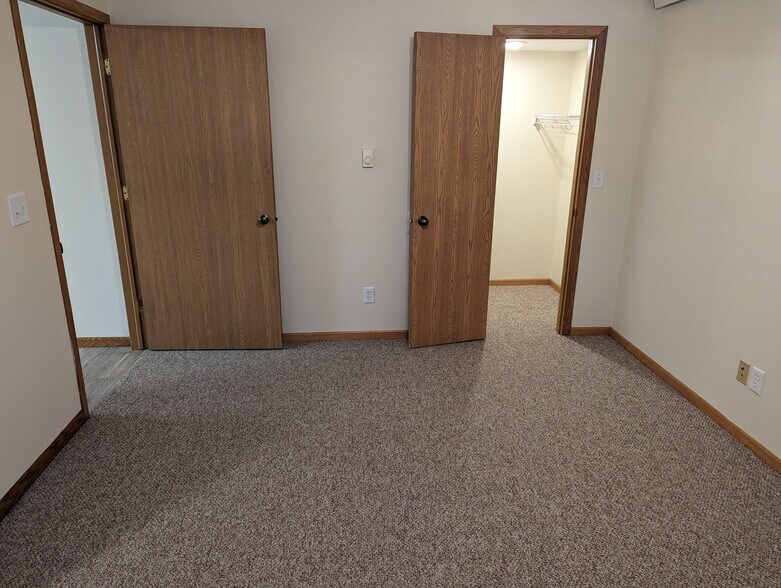 Building Photo - 521 1st St