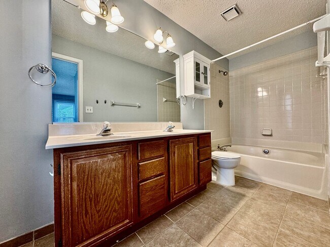 Building Photo - Golf Course Lot!! 4-Bedroom Home in Cypress Point!! Fenced Backyard & Dog Friendly!