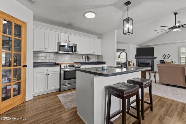 Building Photo - 8246 English Saddle Dr