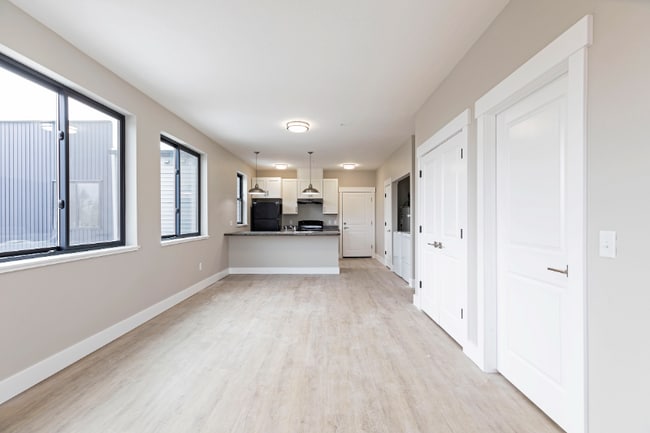 Building Photo - 1910 Strand Ave