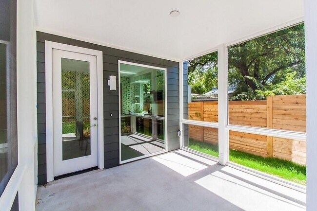 Building Photo - 5514 Avenue H