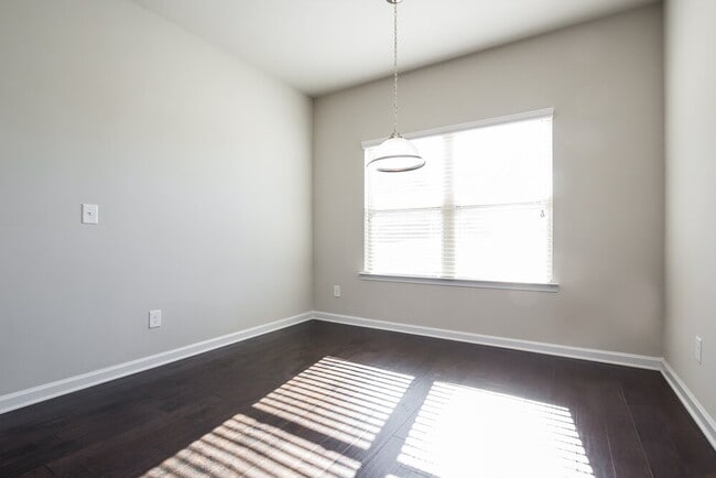 Building Photo - 216 Sleepy Way