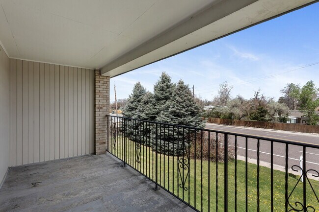 Building Photo - Southgelnn Townhome - 3 Bedrooms - 3 Bathr...