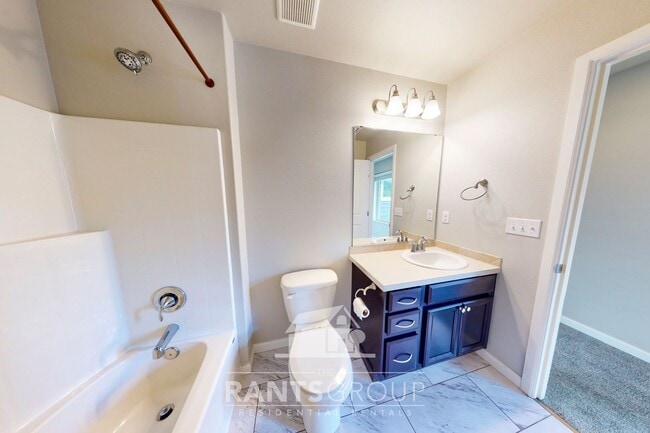 Building Photo - Stylish 3-Bedroom Townhome in Great West Olympia Location
