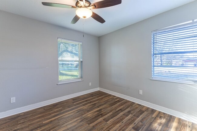 Building Photo - 6720 Lancaster Dr