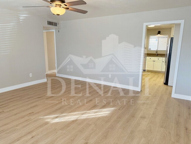 Building Photo - 1220 W Romo Jones St
