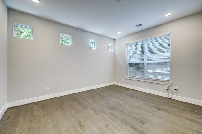 Building Photo - 5315 Egbert St