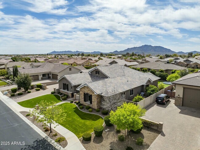 Building Photo - 2051 E Aris Dr