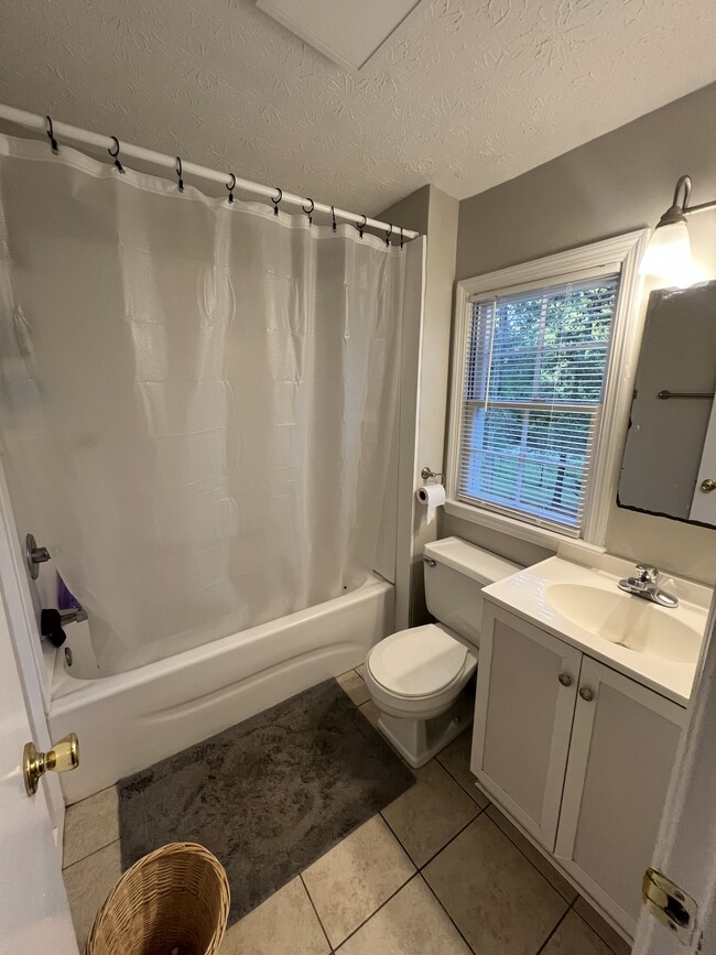 Building Photo - 1631 Rays Church Rd