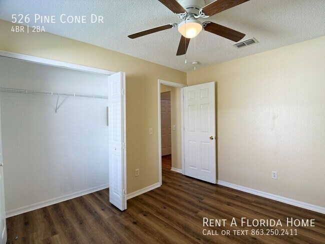 Building Photo - 526 Pine Cone Dr