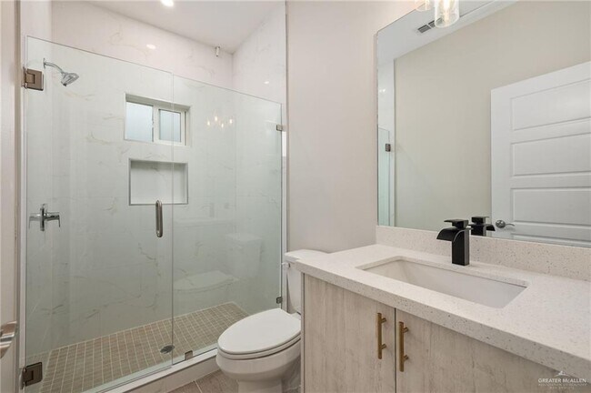 Building Photo - 9 Northwestern Ave