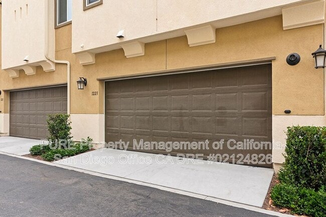 Building Photo - 1223 Via Lucero
