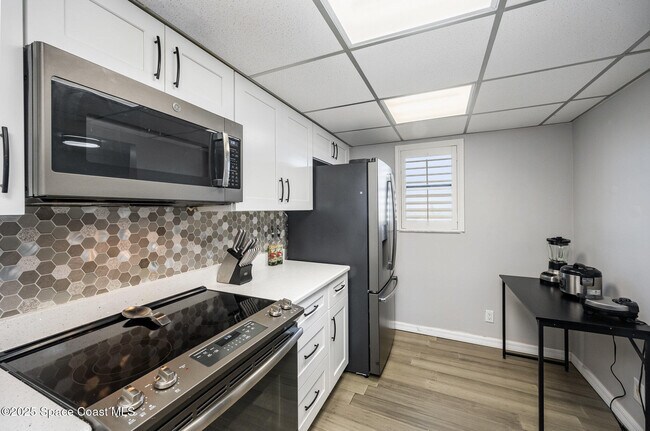 Building Photo - 500 Palm Springs Blvd