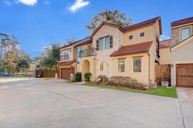 Primary Photo - Tuscan-style 3 bedroom home in gated commu...