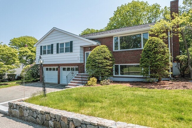Building Photo - 20 Fieldstone Dr