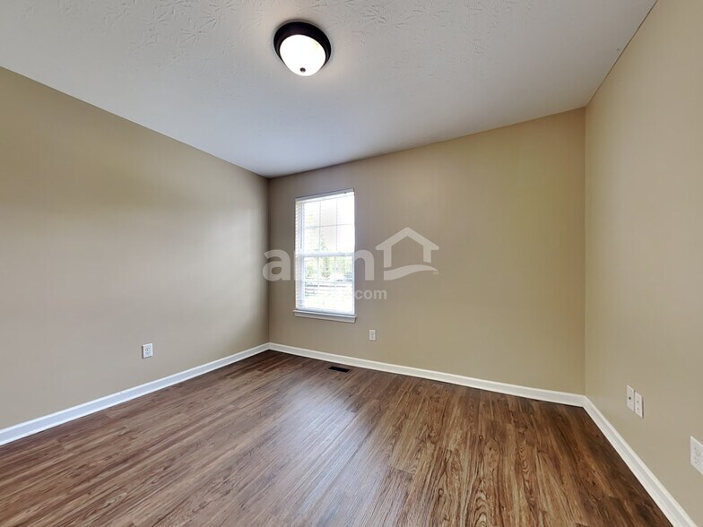 Building Photo - 1164 Turfway Ct