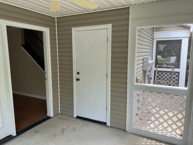 Building Photo - 6611-7227 Bevington Duplex
