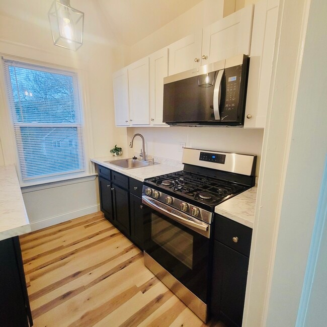 Building Photo - 19 Vale St