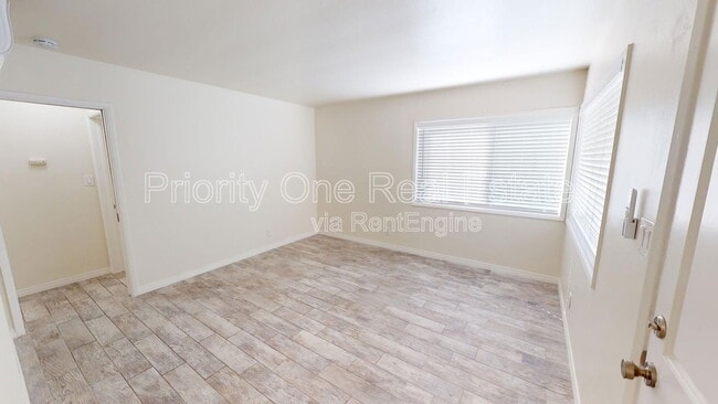 Building Photo - 713 Venice Ct.