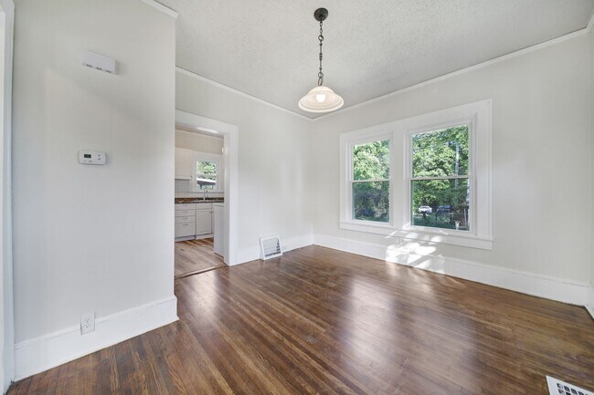 Building Photo - Lovely Two Story, 3 Bedrooms, 2 Bath Home