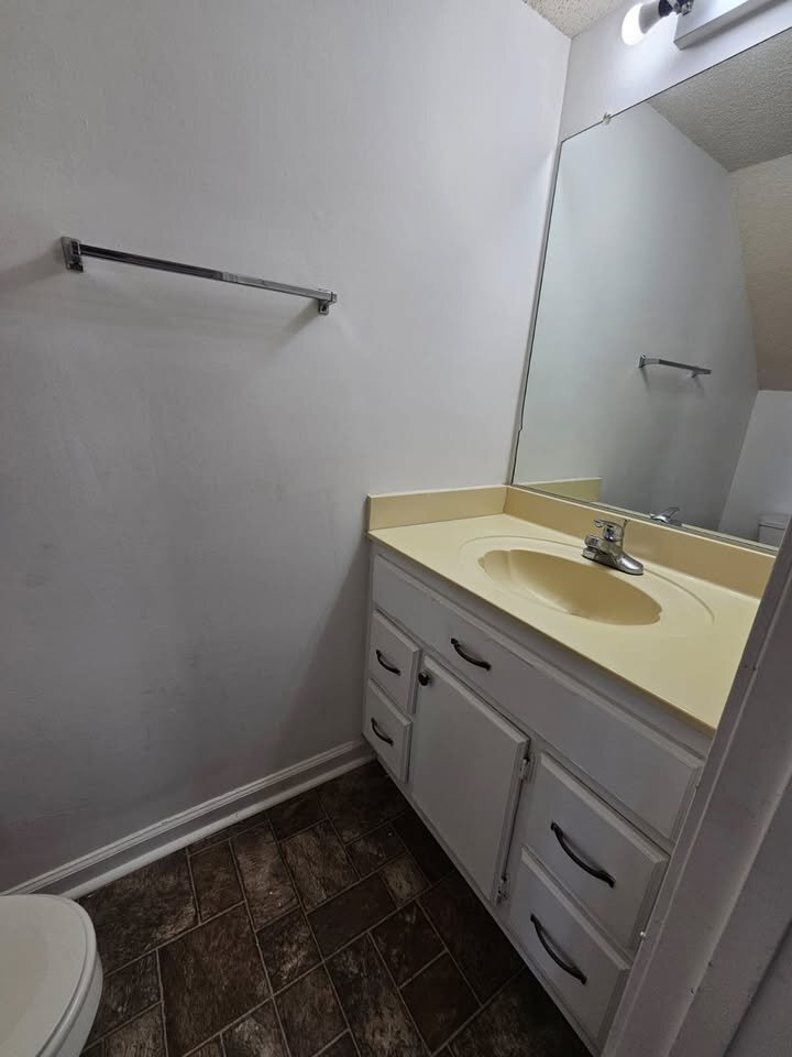 Building Photo - 1528 Richmond Rd