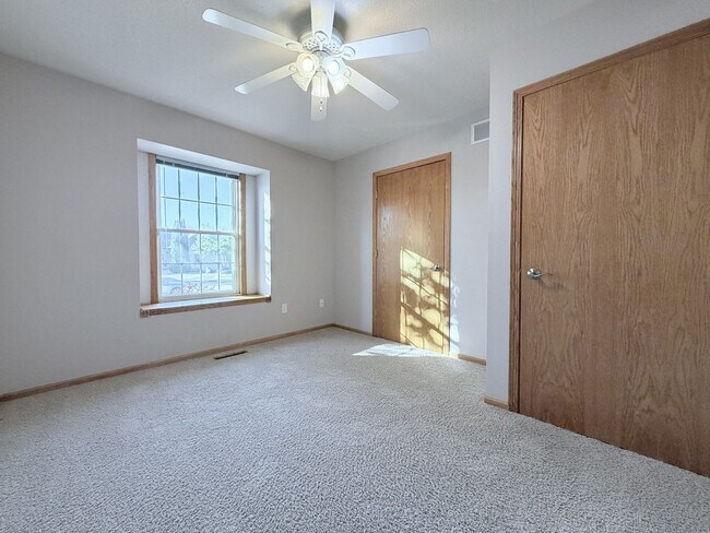 Building Photo - 2374 Kristian St