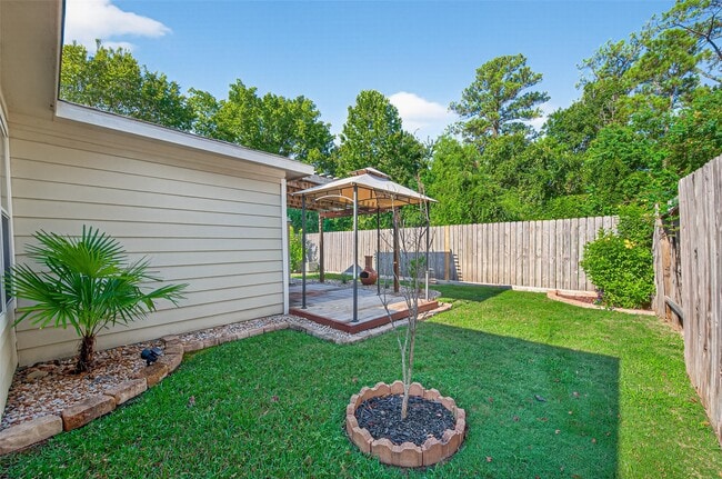 Building Photo - 2034 Wooded Oaks Dr