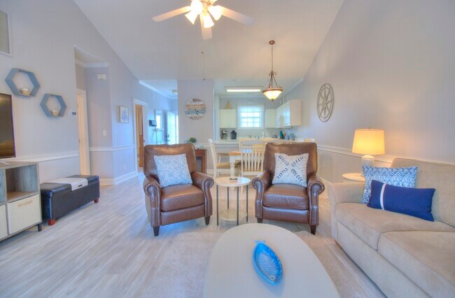 Building Photo - 682 Riverwalk Dr