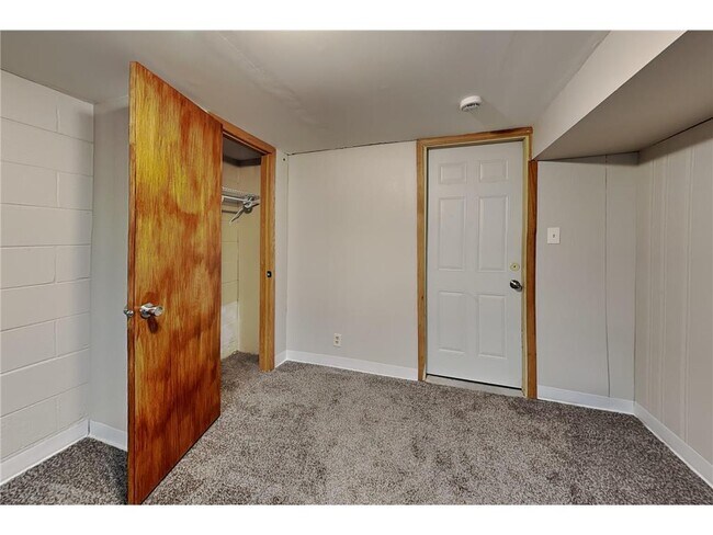 Building Photo - 11255 Arrowhead St NW