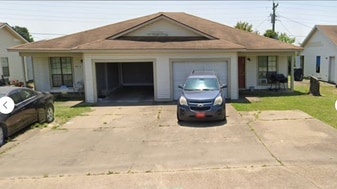 Building Photo - 143 S Gosnell St