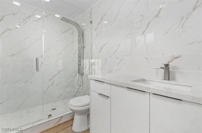 Building Photo - 6043 Birnam Wood Ln