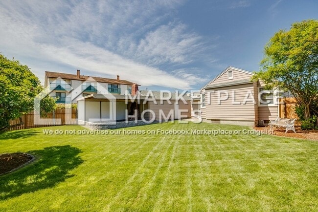 Building Photo - 615 S 225th St