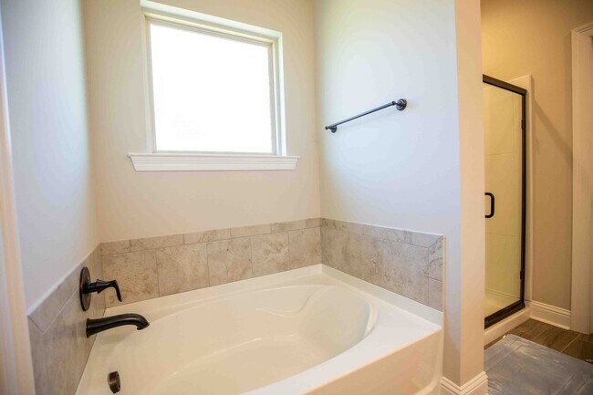 Building Photo - Beautiful 3 bed/2 bath home in Legacy Pointe