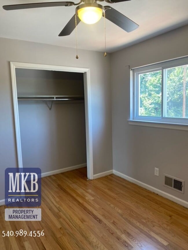 Building Photo - 1817 Bluemont Ave SW
