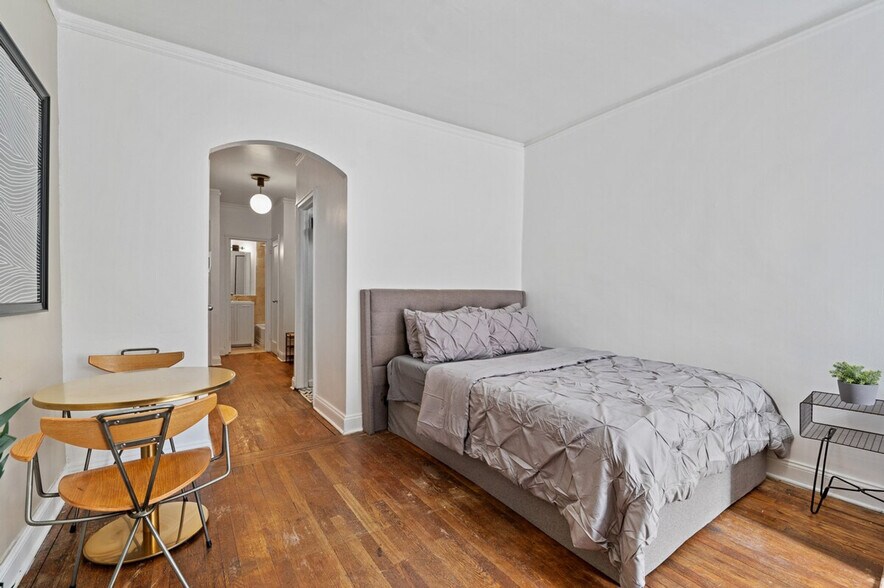 Building Photo - 343 E 51st St