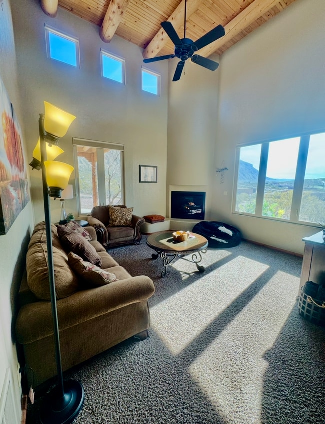 Building Photo - 3369 S 1100 W