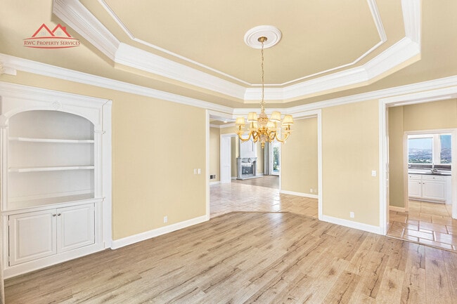 Building Photo - 5662 Country Club Pkwy