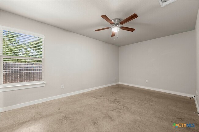 Building Photo - 1415 Shoshoni Trail