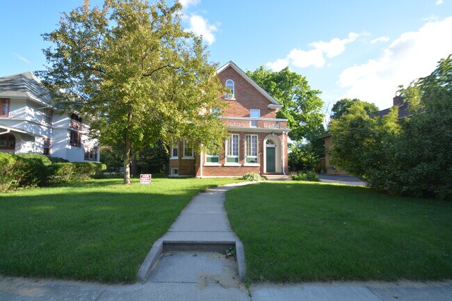 Building Photo - 314 Augusta Ave