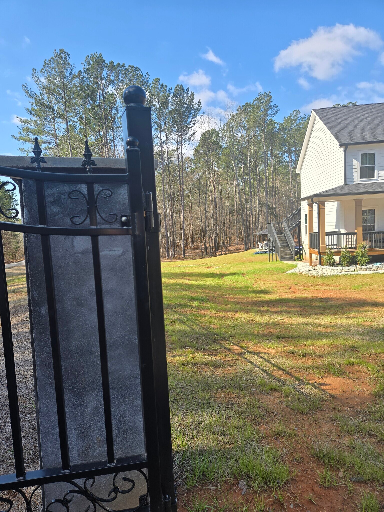 Building Photo - 2000 Antioch Church Rd