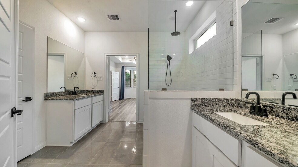 Building Photo - 31527 Westwood Rock Ln