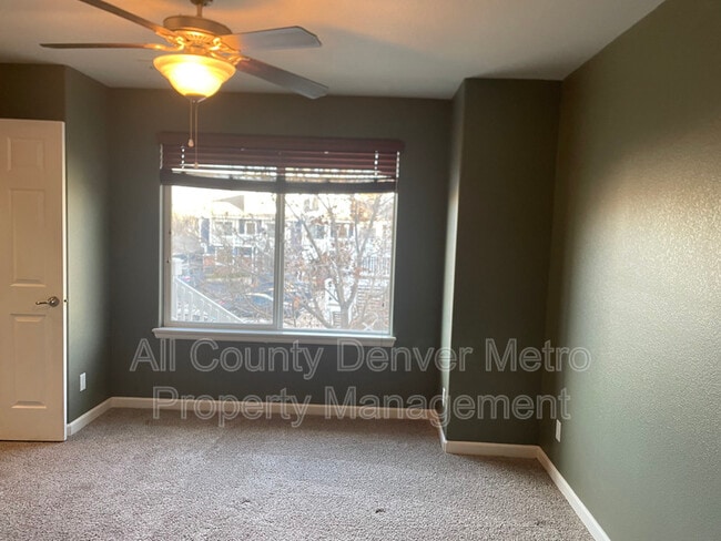 Building Photo - 5014 Everett St