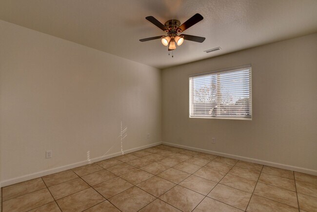 Building Photo - 3013 N Corrine Dr
