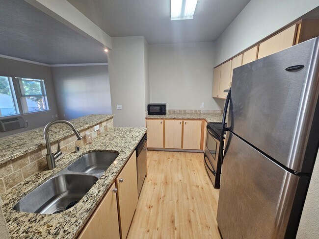 Building Photo - Beautiful condo in liberty lake