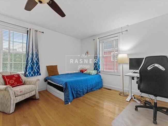 Building Photo - 17 Beacon St