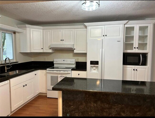 Building Photo - 2801 N 34th Ave