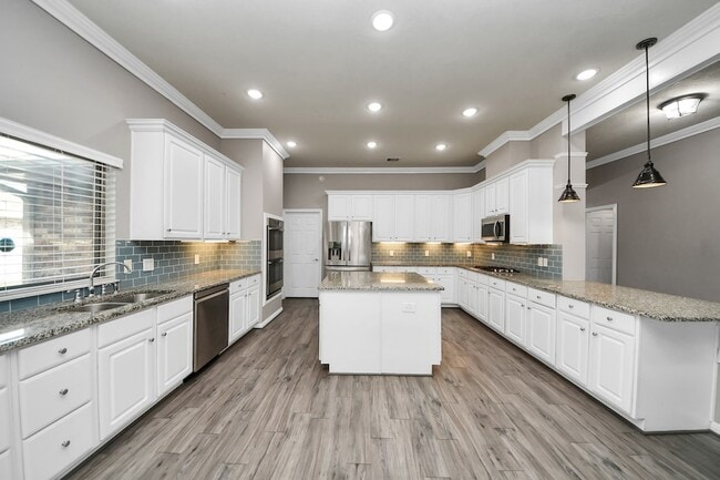 Building Photo - 2009 Amado Ln