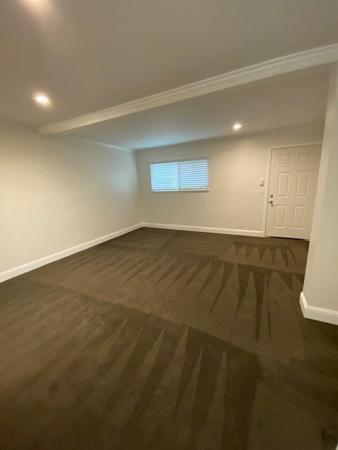 Studio - 740 Crocker Ave