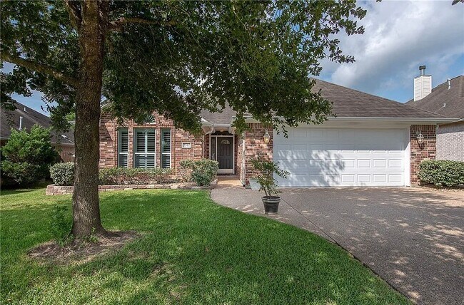 Building Photo - 2340 Kendal Green Cir